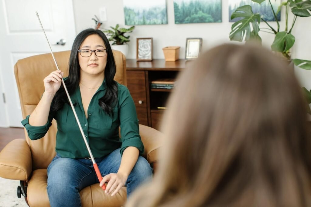 Difference-Between-Brainspotting-and-EMDR