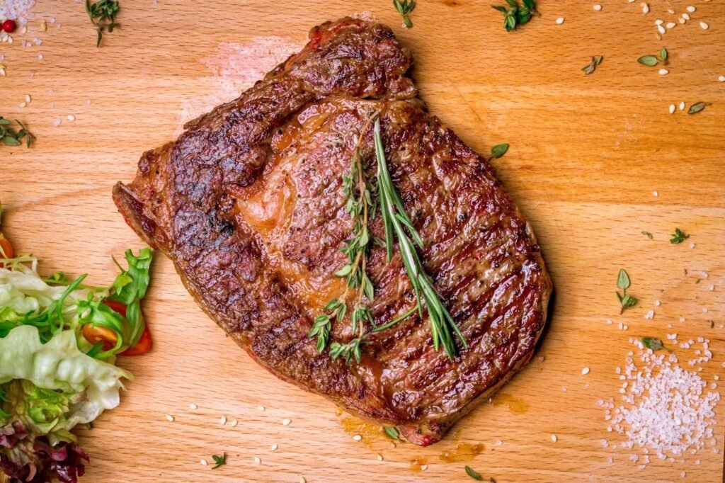 Difference-Between-Ribeye-and-Delmonico