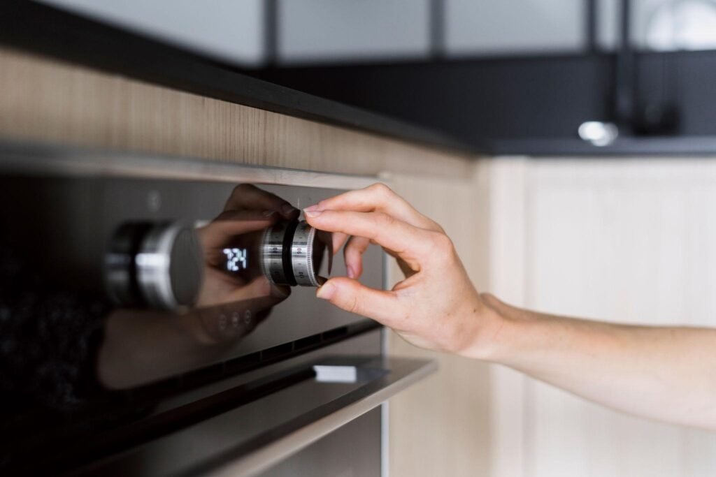 Difference-Between-Oven-and-Microwave