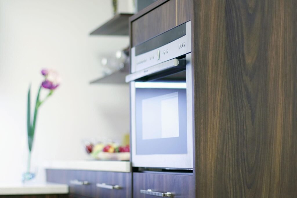 Difference-Between-Oven-and-Microwave